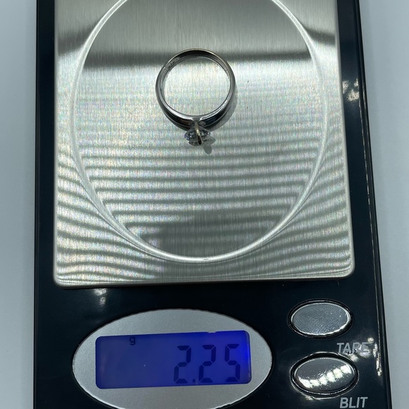 Vintage 90's CZ Spinner 14k Solid White Gold Solitaire Ring - Picture 4 of 16